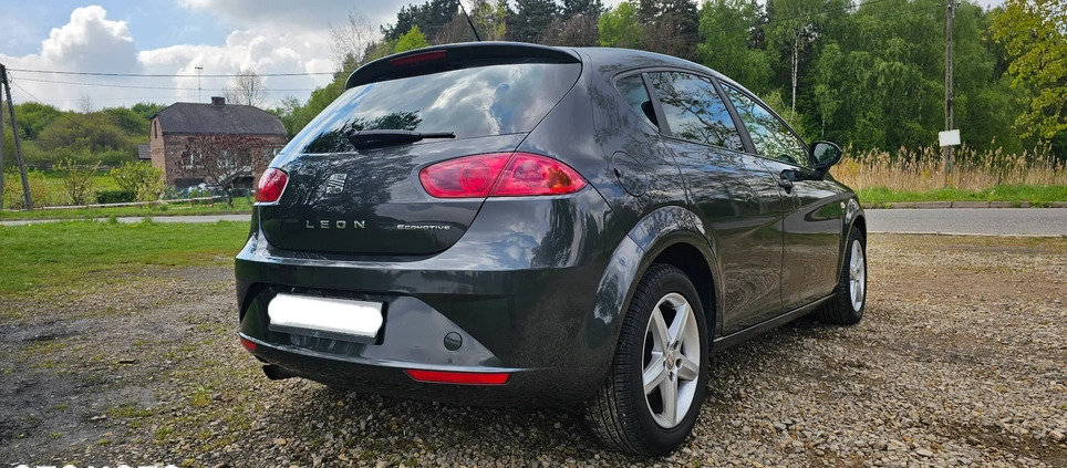 Seat Leon cena 18900 przebieg: 185350, rok produkcji 2011 z Poręba małe 352